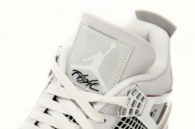 One Kick AQ9129-001 4 WMNS Air Jordan Moments Frozen 0801